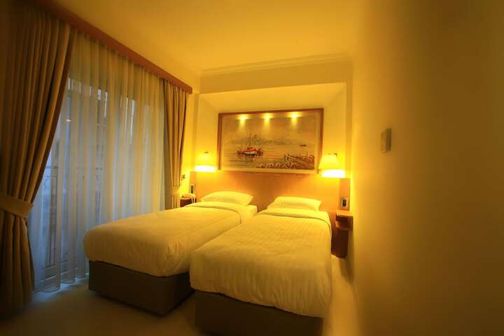 Room 21 of 74