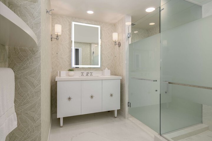Bathroom shower