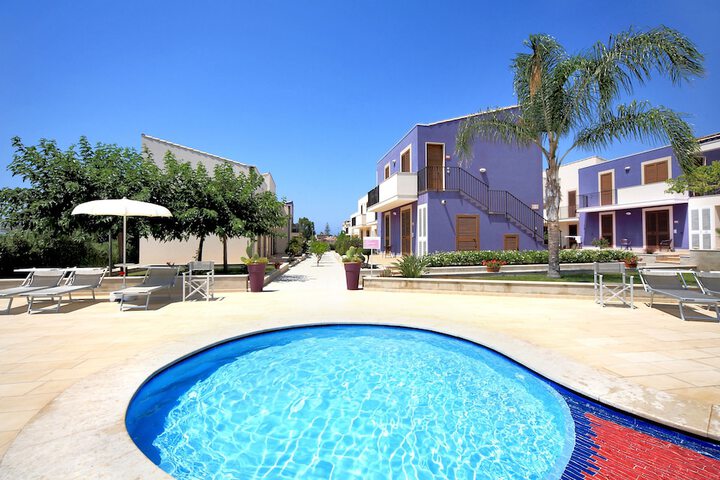 Hotel Pool