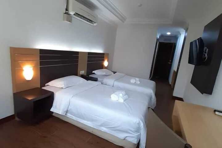 Room 22 of 33