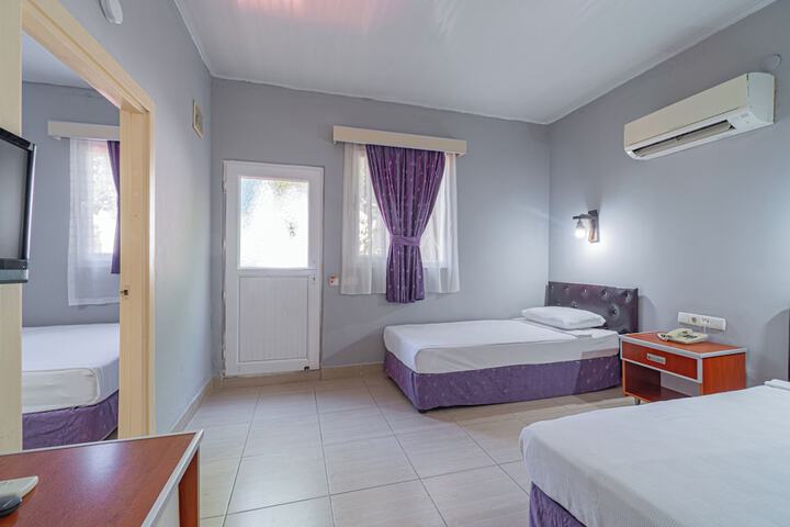 Room 12 of 84