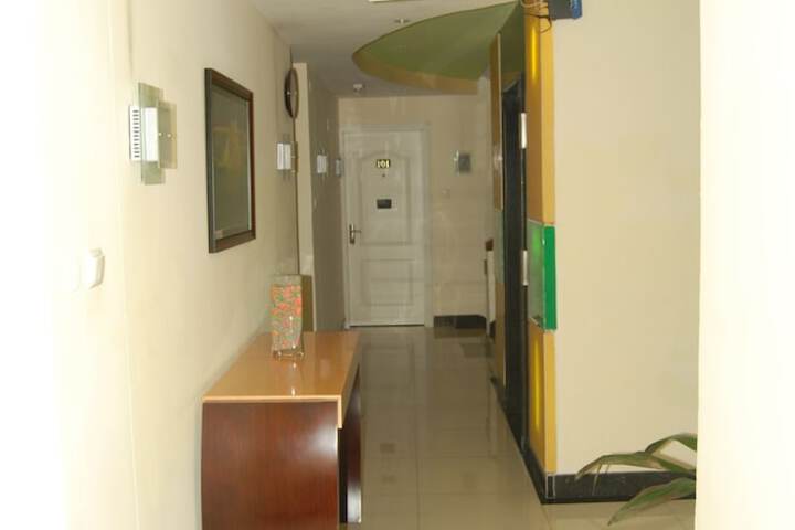 Ballroom/Hall 28 of 28