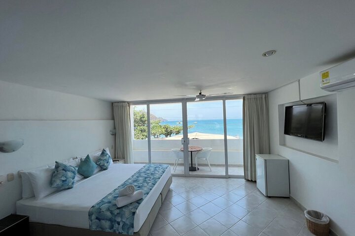 Room 2 of 27