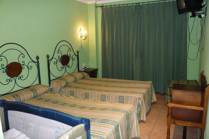 Room 6 of 40