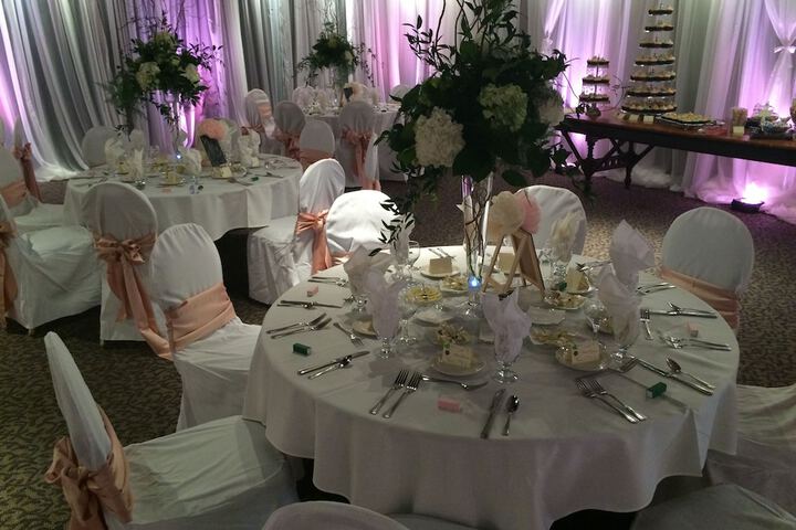 Ballroom/Hall 72 of 92