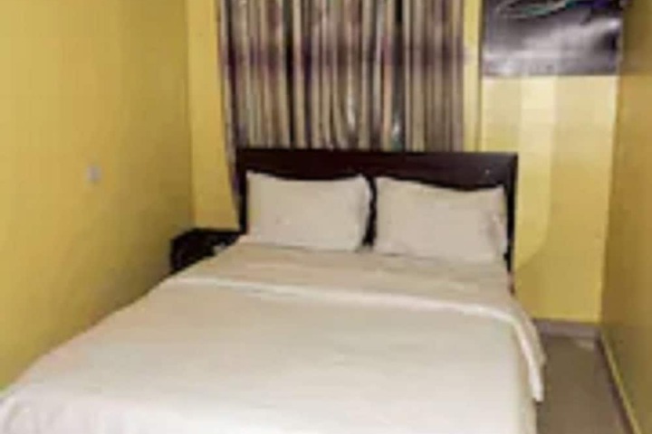 Room 16 of 35