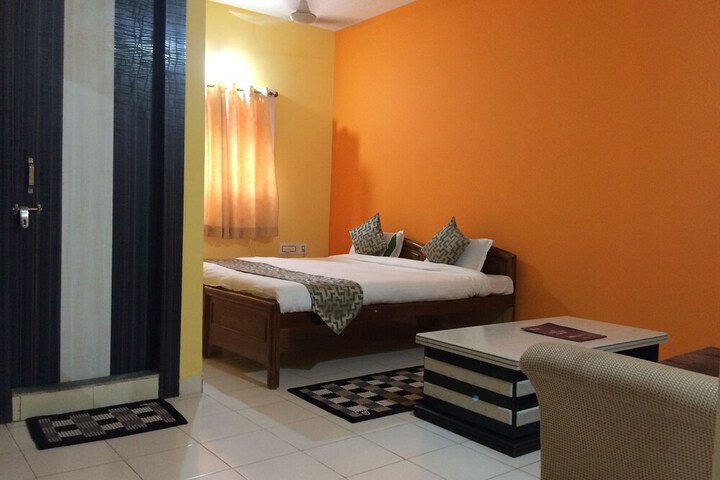 Room 10 of 29