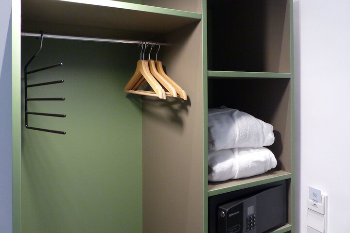 Room 12 of 61
