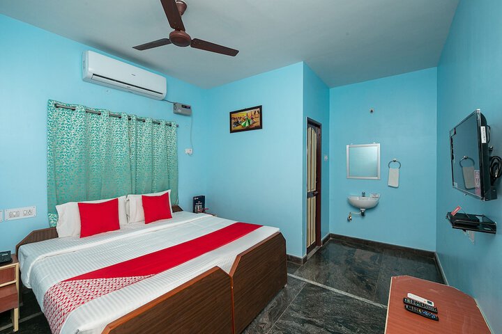 Room 8 of 15