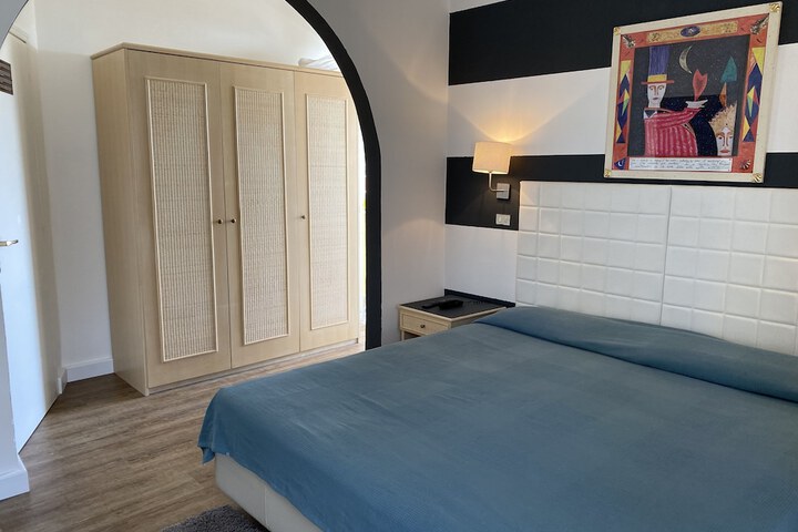 Room 26 of 68