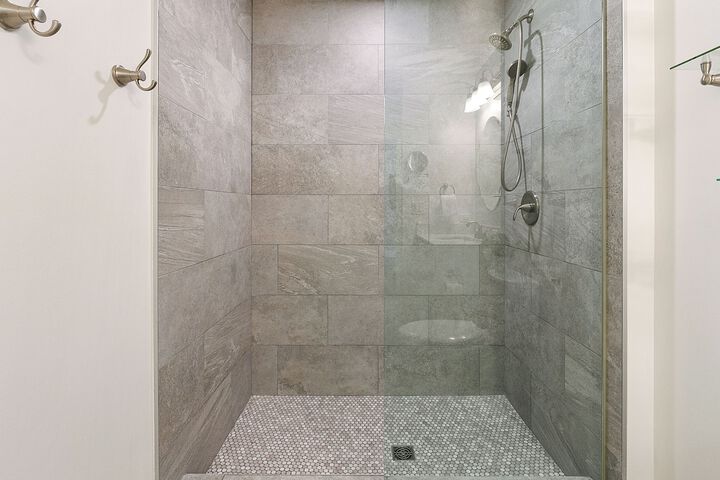 Room 10 of 119