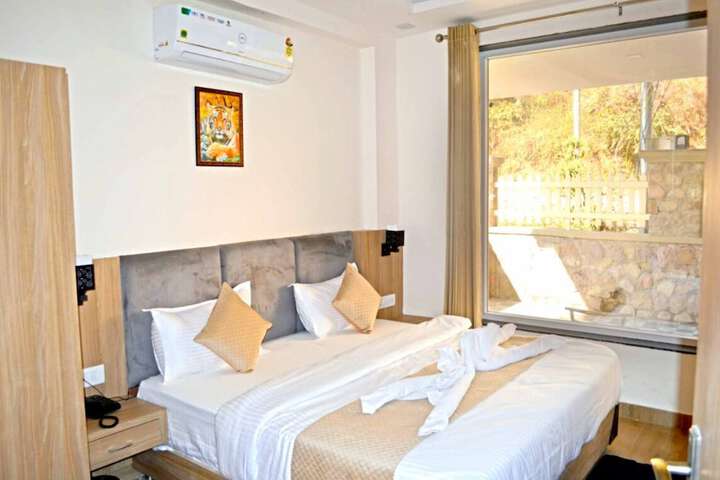 Room 3 of 5