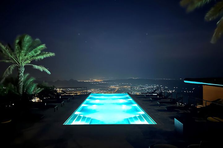 Pool 18 of 60