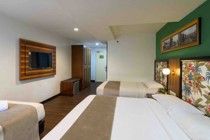 Room 30 of 79
