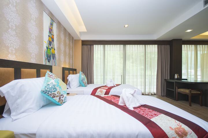Room 18 of 119