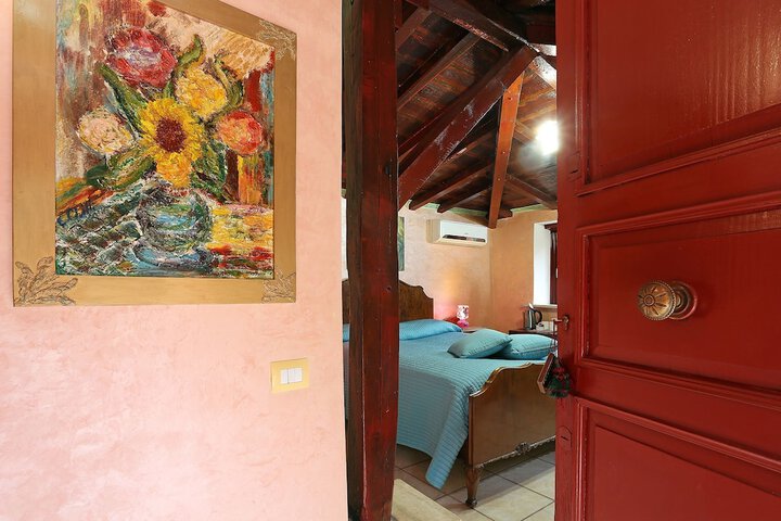 Room 12 of 28