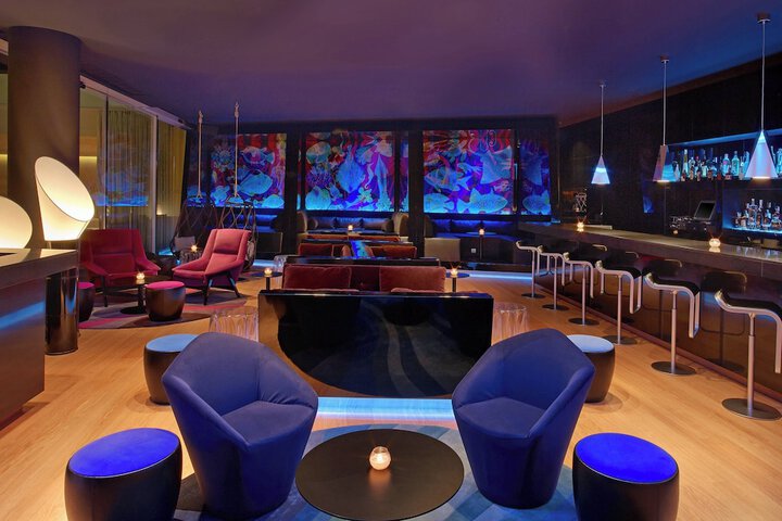 Lounge 177 of 246