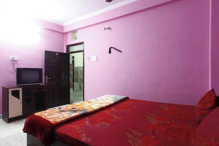Room 13 of 21
