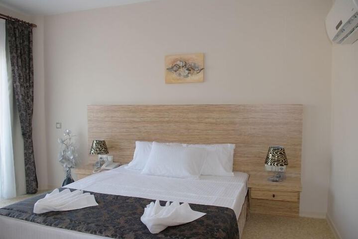 Room 12 of 51