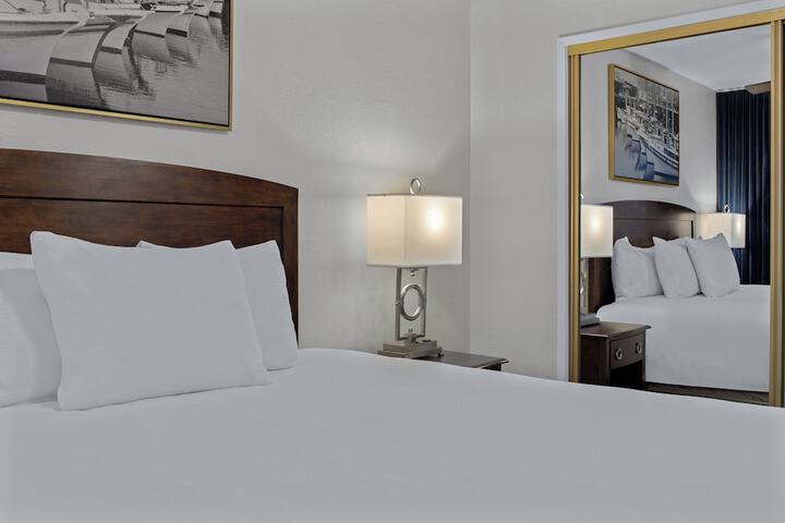 Room 6 of 23