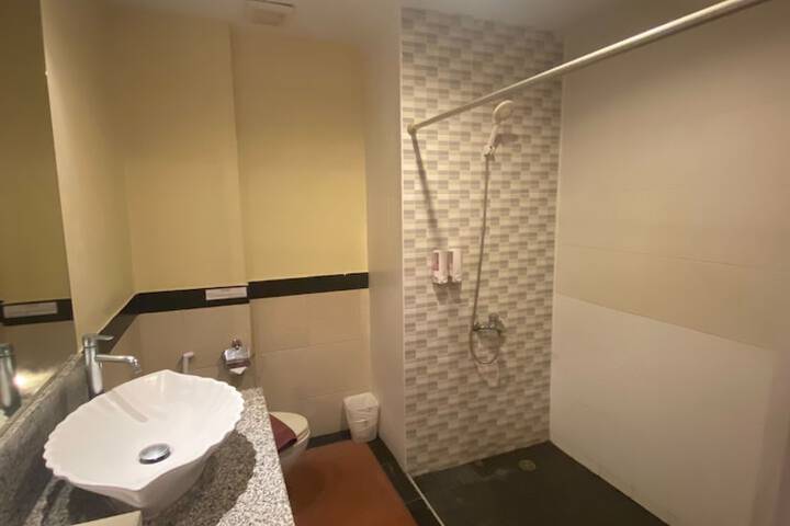 Room 17 of 42