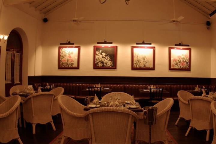 Dining 17 of 27