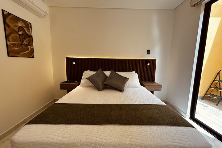 Room 6 of 49