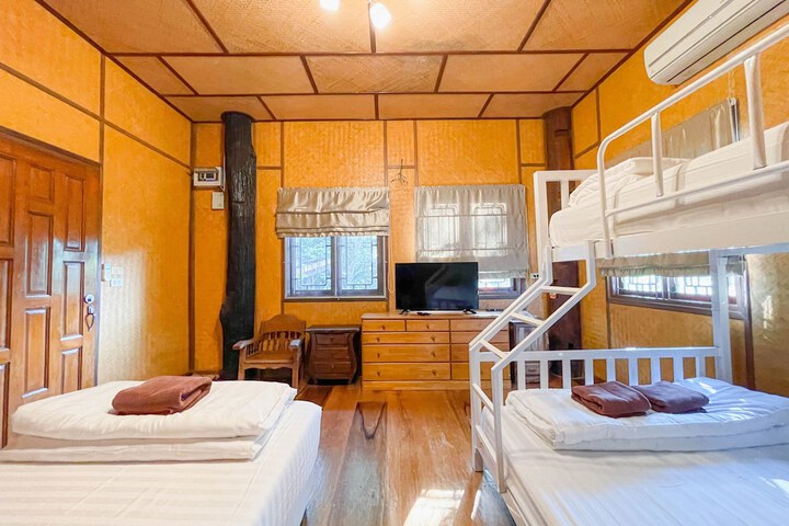 Room 32 of 108