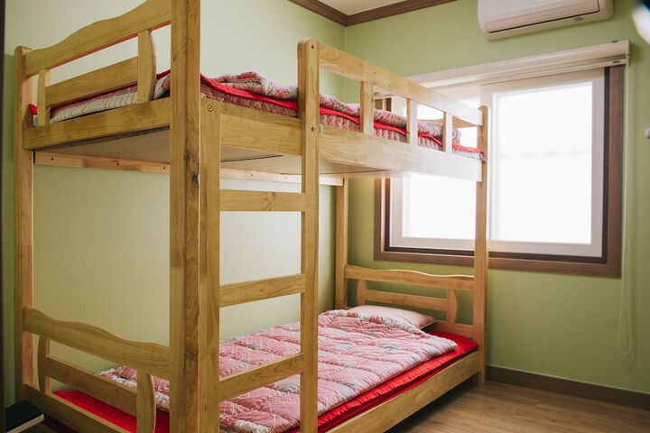 Room 17 of 95