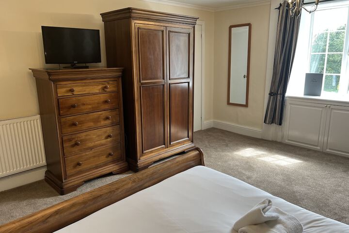 Room 19 of 83