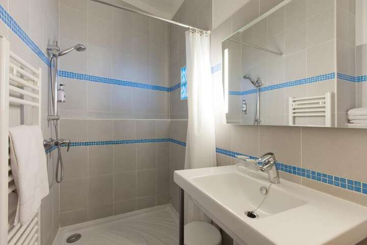 Room 15 of 20