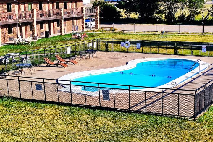 Pool 39 of 52