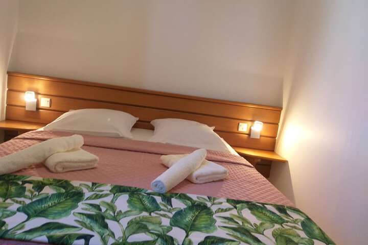 Room 14 of 113