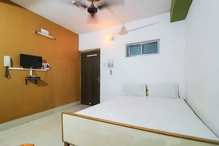 Room 6 of 17