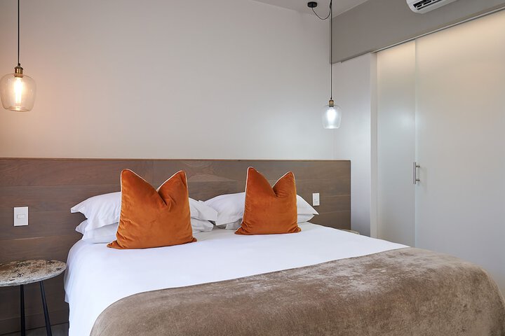 Room 6 of 37