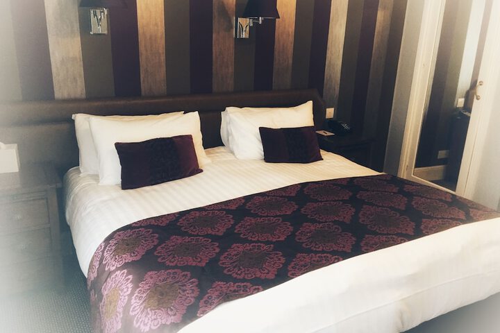 Room 8 of 112