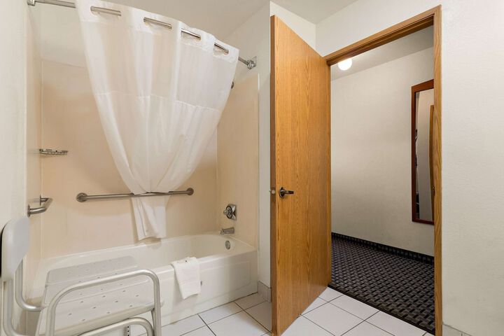 Room 12 of 47
