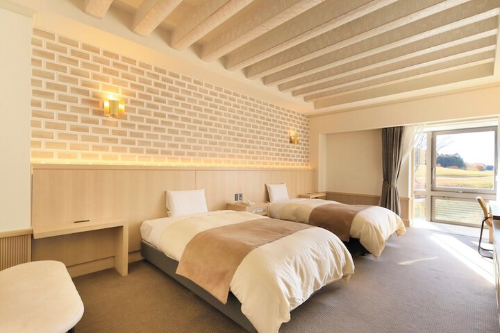Room 35 of 128