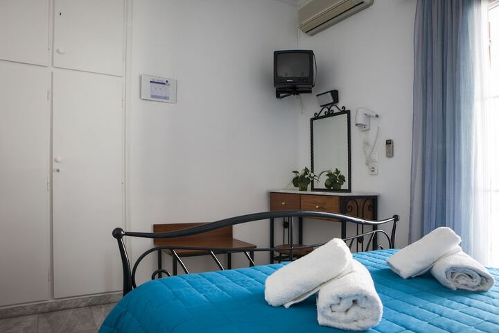 Room 9 of 46