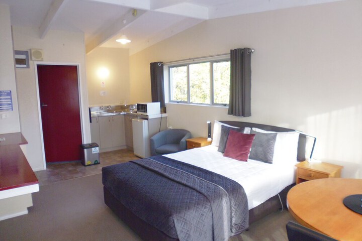 Room 9 of 42