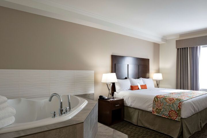 Private spa tub