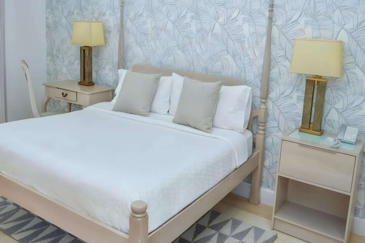 Room 32 of 114
