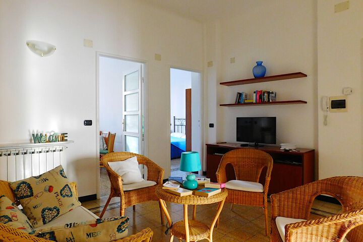 Room 11 of 28