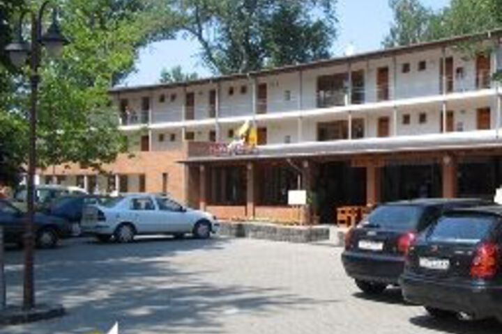 HOTEL HOLIDAY