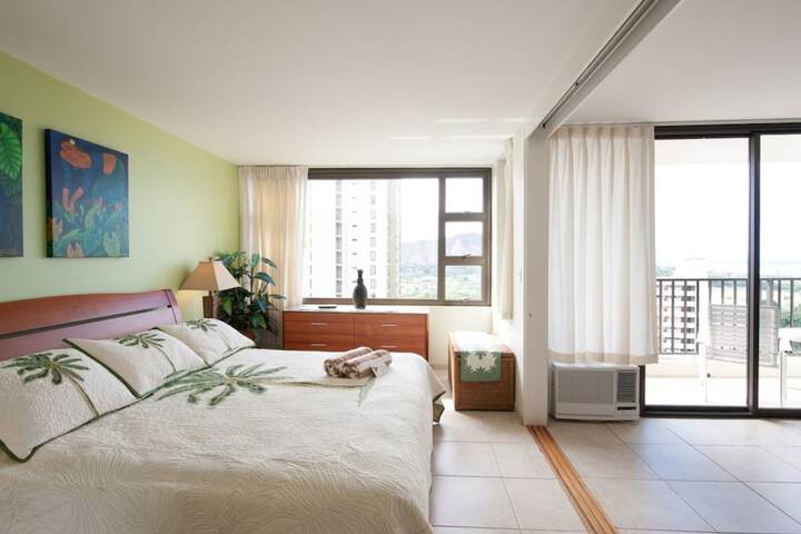 Photo of 1 2905 Waikiki Banyan