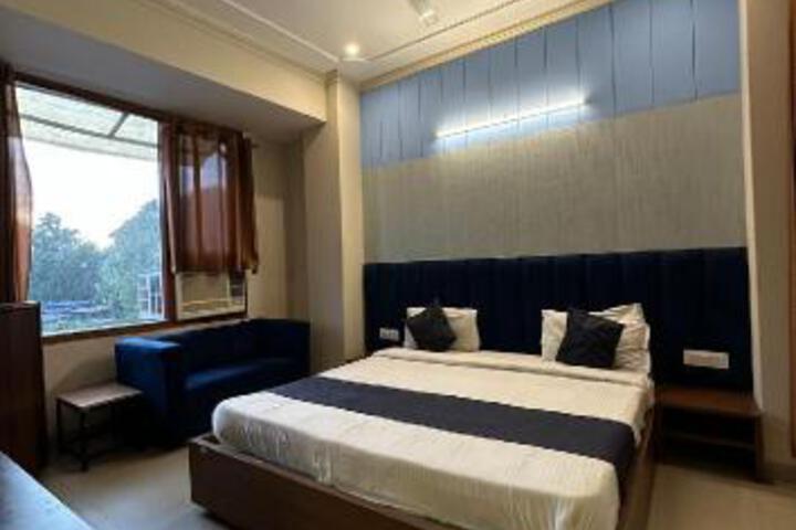 Hotel Jay Vee Continental