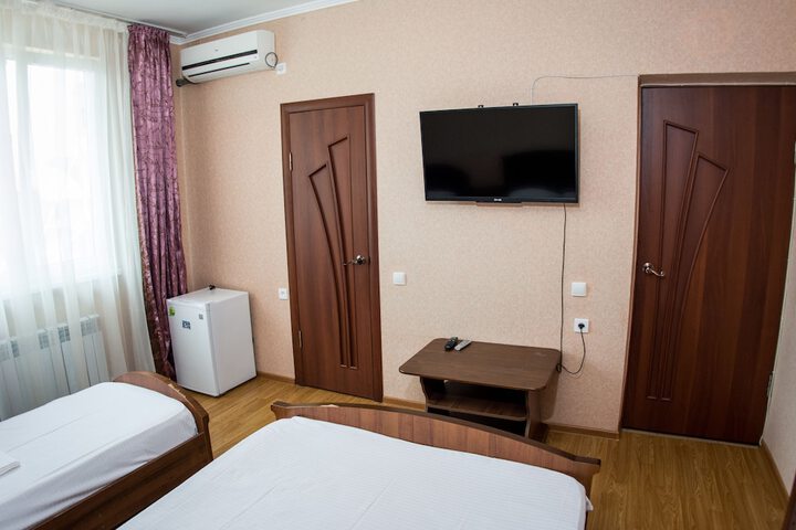 Room 5 of 33