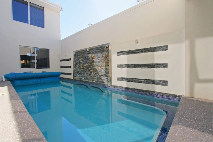 Pool 15 of 24