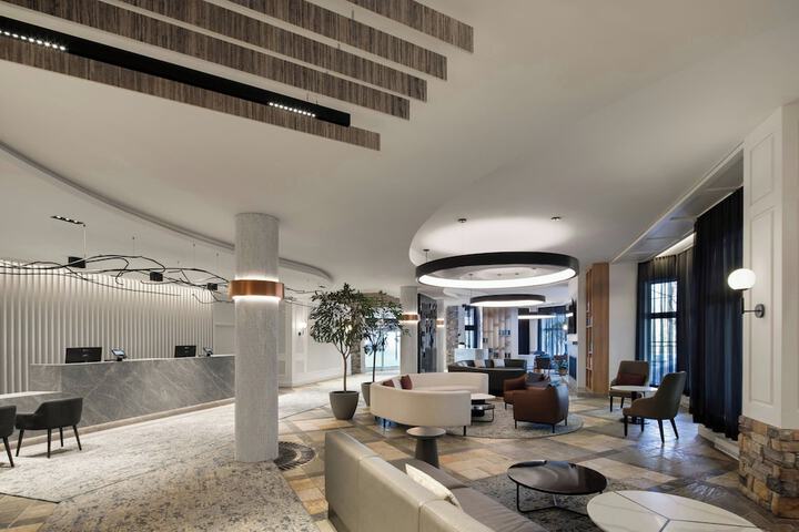 Entrance & Lobby