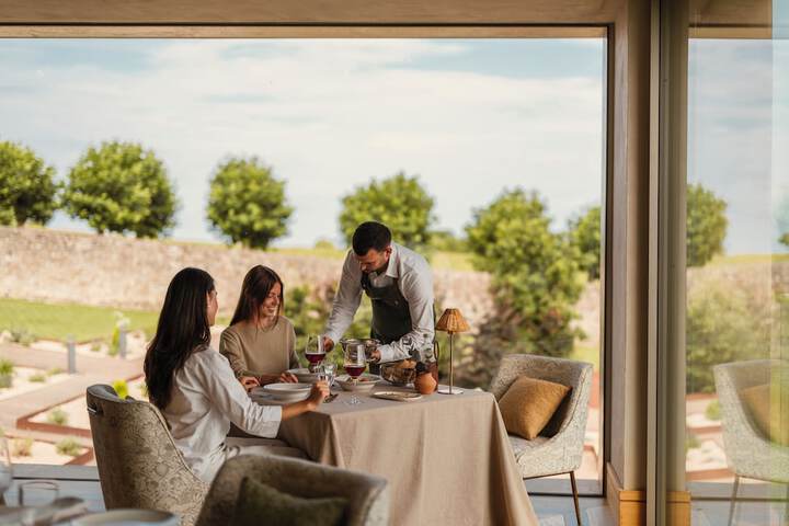 Dining 64 of 92